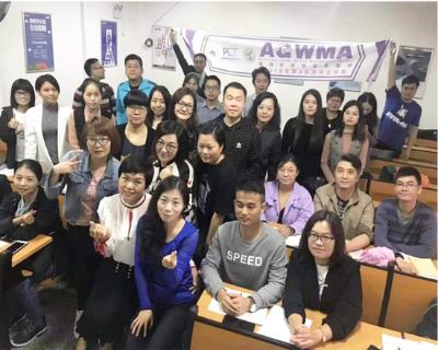 “博士社区行”系列活动进行中